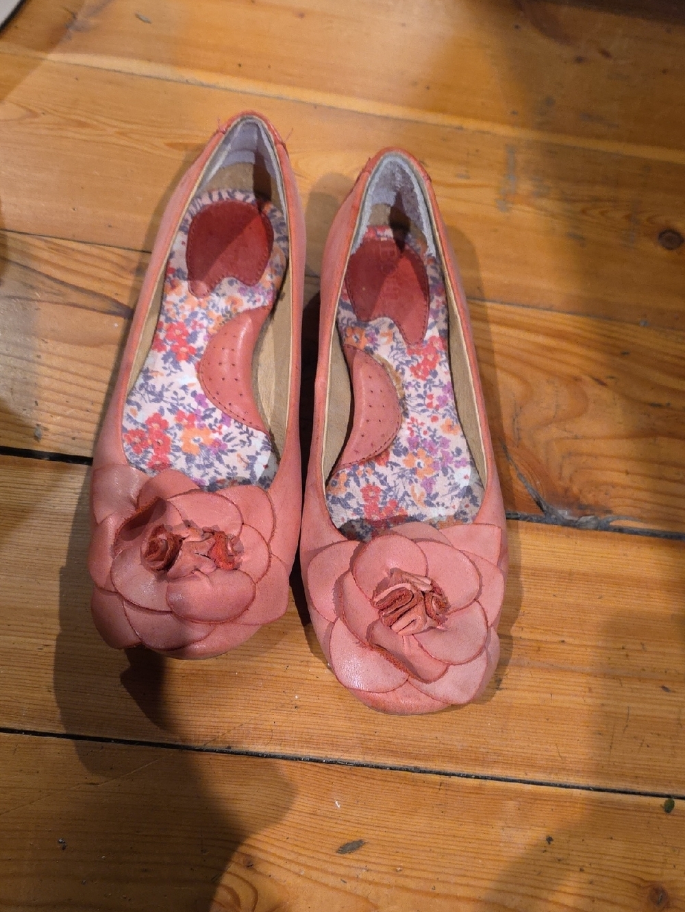 Born Coral Pink Floral Applique Ballet Flats